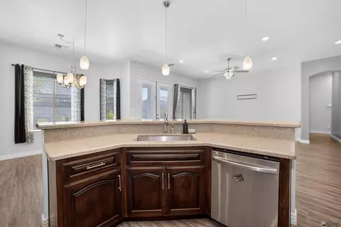 Kitchen - 10215 E 39 St, Yuma, AZ 85367 photo 2 of 3