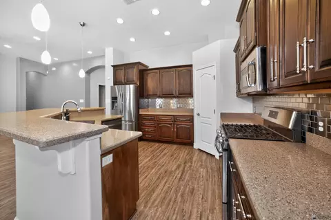 Kitchen - 10215 E 39 St, Yuma, AZ 85367 photo 1 of 3