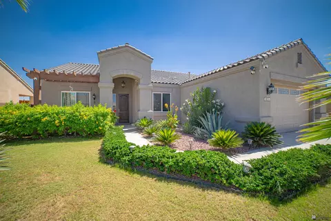 Exterior - 10215 E 39 St, Yuma, AZ 85367 photo 2 of 9