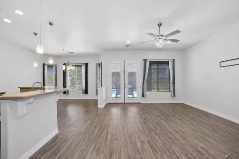 Living - 10215 E 39 St, Yuma, AZ 85367 photo 2 of 4