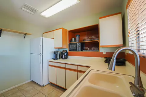 Kitchen - 13802 E 47 St, Yuma, AZ 85367 photo 1 of 1