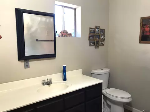 Bath - 13132 E 43 Ln, Yuma, AZ 85367 photo 2 of 4