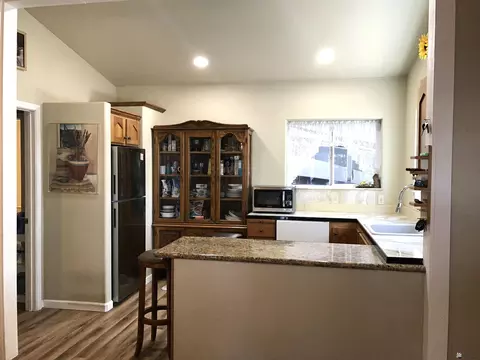 Kitchen - 13132 E 43 Ln, Yuma, AZ 85367 photo 2 of 2