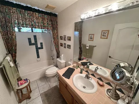 Bath - 14186 E 51 Pl, Yuma, AZ 85367 photo 1 of 4