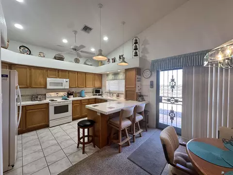 Kitchen - 14186 E 51 Pl, Yuma, AZ 85367 photo 9 of 9