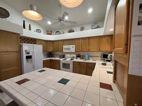 Kitchen - 14186 E 51 Pl, Yuma, AZ 85367 photo 7 of 9