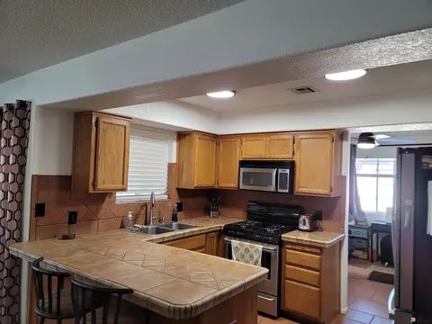 Kitchen - 11476 E 28 Pl, Yuma, AZ 85367 photo 1 of 3