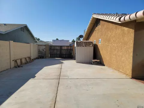 Exterior - 11476 E 28 Pl, Yuma, AZ 85367 photo 16 of 17