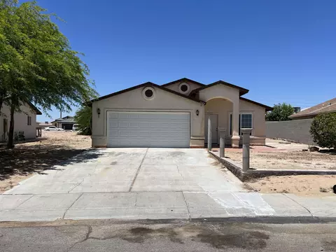 2084 E Black St, San Luis, AZ 85336