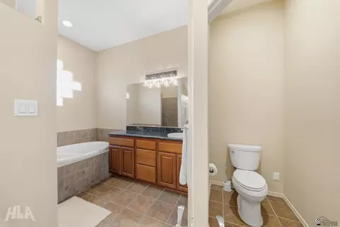 Bath - 14628 E 56 St, Yuma, AZ 85367 photo 2 of 4