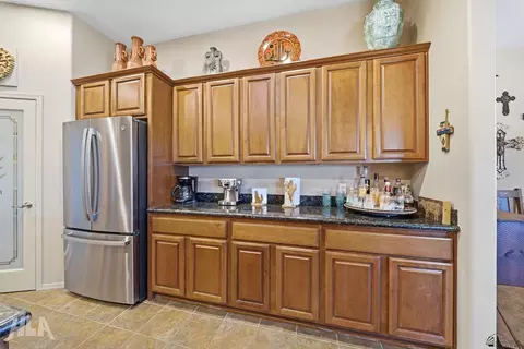 Kitchen - 14628 E 56 St, Yuma, AZ 85367 photo 3 of 5