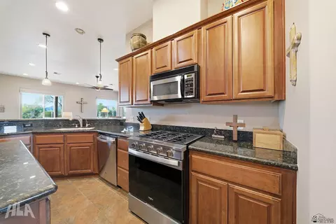 Kitchen - 14628 E 56 St, Yuma, AZ 85367 photo 5 of 5