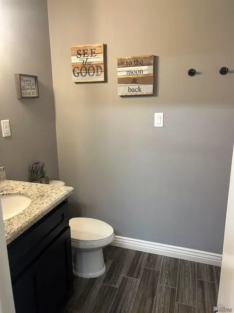 Bath - 10405 E Tule Rd, Yuma, AZ 85365 photo 5 of 5