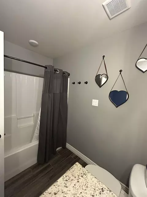 Bath - 10405 E Tule Rd, Yuma, AZ 85365 photo 3 of 5