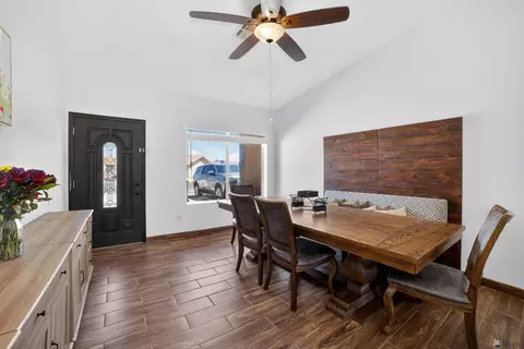 Dining - 6092 E 41 Pl, Yuma, AZ 85365 photo 3 of 5