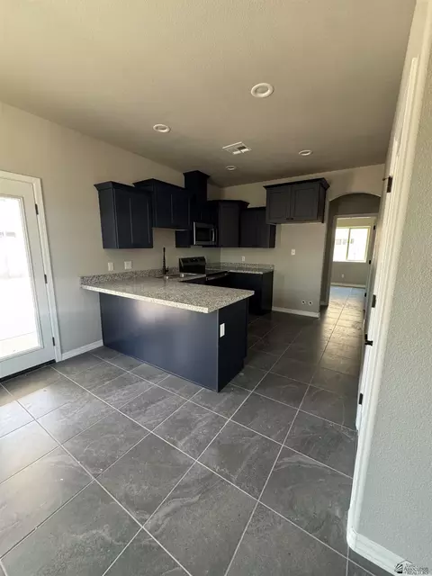 Kitchen - 10560 E 45 Ln, Yuma, AZ 85367 photo 1 of 6