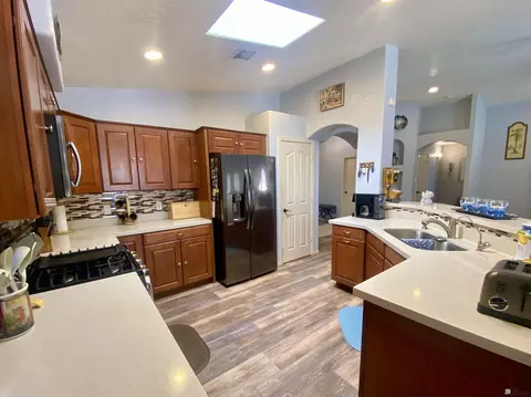 Kitchen - 10554 E 35 Pl, Yuma, AZ 85365 photo 2 of 2