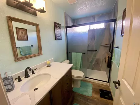 Bath - 10554 E 35 Pl, Yuma, AZ 85365 photo 1 of 4