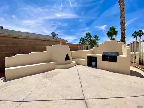 Exterior - 10554 E 35 Pl, Yuma, AZ 85365 photo 9 of 14