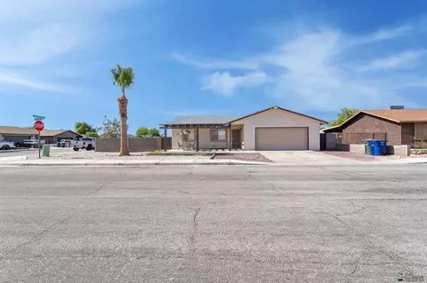 Exterior - 8682 E 39 St, Yuma, AZ 85365 photo 2 of 5