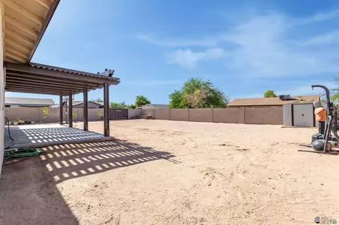 Exterior - 8682 E 39 St, Yuma, AZ 85365 photo 3 of 5