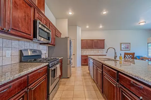 Kitchen - 7896 E 37 Pl, Yuma, AZ 85365 photo 3 of 5