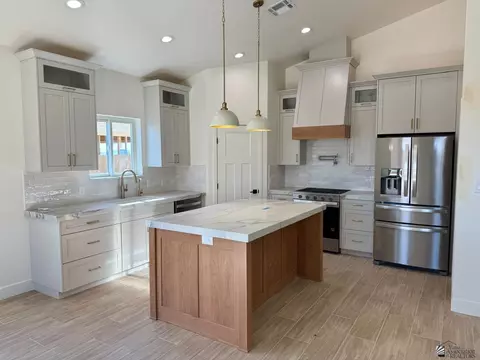 Kitchen - 10801 E 46 Pl, Yuma, AZ 85367 photo 1 of 9