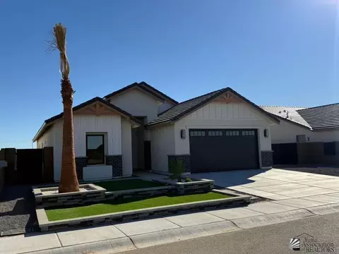 Exterior - 10801 E 46 Pl, Yuma, AZ 85367 photo 2 of 5