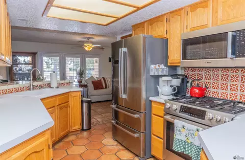 Kitchen - 11636 E Via Salida, Yuma, AZ 85364 photo 2 of 2