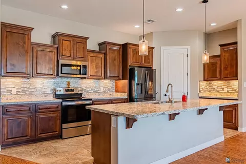 Kitchen - 14680 E 46 Loop, Yuma, AZ 85367 photo 3 of 3