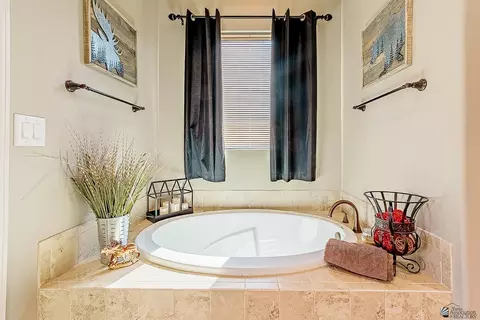 Bath - 14680 E 46 Loop, Yuma, AZ 85367 photo 2 of 5