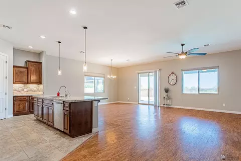 Living - 14680 E 46 Loop, Yuma, AZ 85367 photo 2 of 3