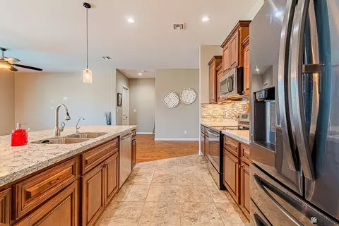 Kitchen - 14680 E 46 Loop, Yuma, AZ 85367 photo 2 of 3
