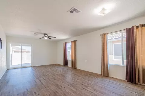 Living - 7912 E 44 Ln, Yuma, AZ 85365 photo 3 of 5