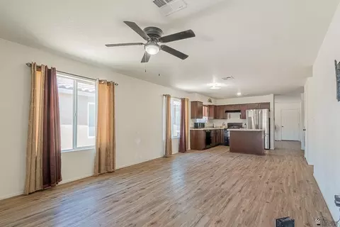 Living - 7912 E 44 Ln, Yuma, AZ 85365 photo 5 of 5