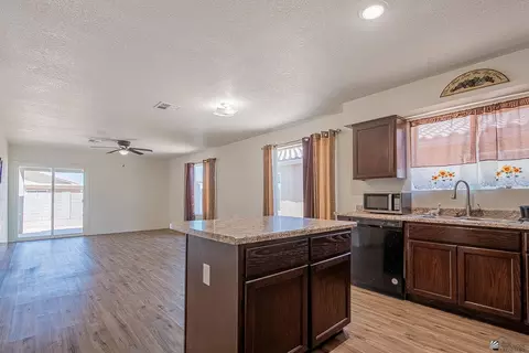 Kitchen - 7912 E 44 Ln, Yuma, AZ 85365 photo 1 of 3