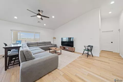 Living - 10228 E 33 St, Yuma, AZ 85365 photo 2 of 2