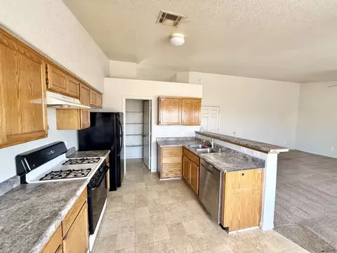 Kitchen - 6263 E 42 St, Yuma, AZ 85365 photo 3 of 3