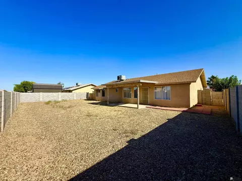 Exterior - 6263 E 42 St, Yuma, AZ 85365 photo 4 of 6