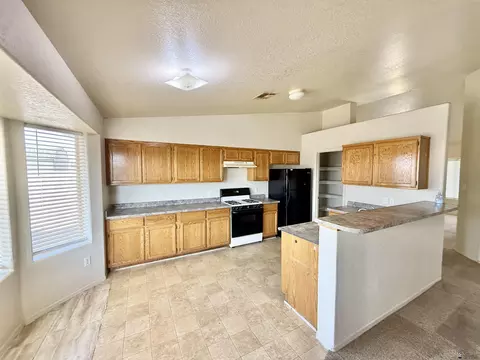 Kitchen - 6263 E 42 St, Yuma, AZ 85365 photo 2 of 3