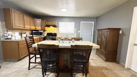Kitchen - 900 E 26 St, Yuma, AZ 85365 photo 5 of 7