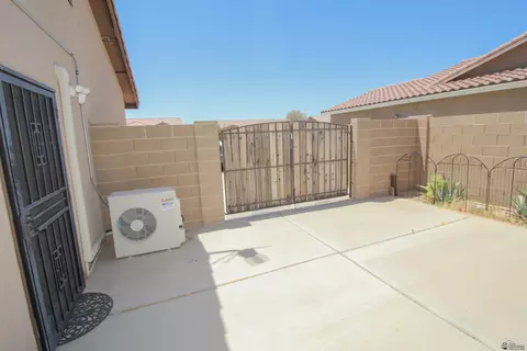 Exterior - 7978 E 37 Pl, Yuma, AZ 85365 photo 13 of 14