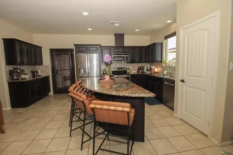 Kitchen - 7978 E 37 Pl, Yuma, AZ 85365 photo 2 of 5
