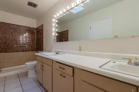 Bath - 210 E 26 Pl, Yuma, AZ 85364 photo 1 of 5