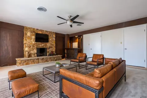 Living - 210 E 26 Pl, Yuma, AZ 85364 photo 3 of 4
