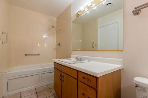 Bath - 210 E 26 Pl, Yuma, AZ 85364 photo 3 of 5