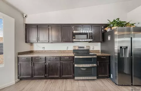 Kitchen - 6386 E 45 Pl, Yuma, AZ 85365 photo 1 of 4