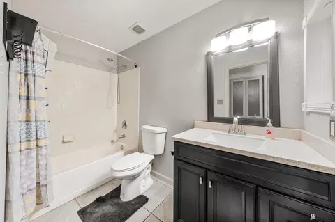 Bath - 6386 E 45 Pl, Yuma, AZ 85365 photo 2 of 2