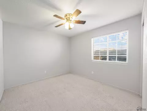 Bedroom - 6386 E 45 Pl, Yuma, AZ 85365 photo 5 of 7