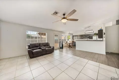 Living - 6386 E 45 Pl, Yuma, AZ 85365 photo 2 of 4